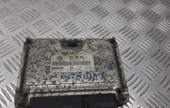 Skoda Octavia Mk1 (1U) Engine control unit/module ECU 036906032
