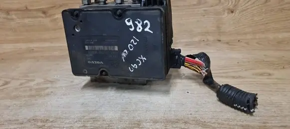 Volvo XC90 ABS Pump 30643982 P30643979