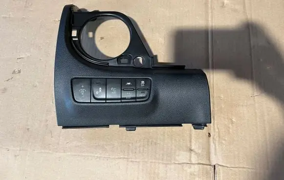 Hyundai Kona I Tailgate/trunk/boot open switch 