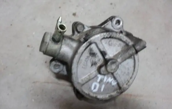 Nissan Almera Tino Vacuum pump 14650AD200 X2T55671