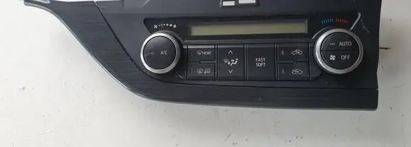 Toyota Auris E180 Climate control unit