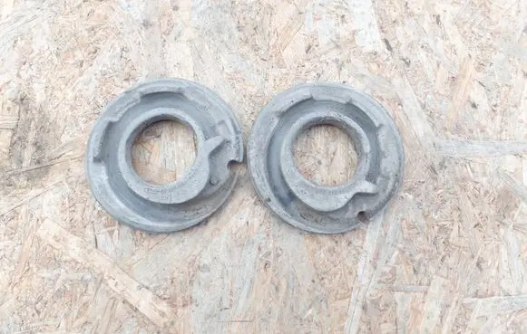 Audi A4 S4 B6 8E 8H Front coil spring rubber mount 8D0412109D