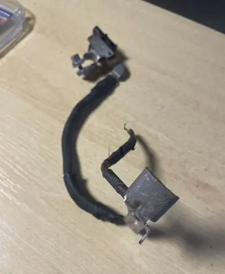 Volkswagen Golf VII Negative earth cable (battery) 5Q0915181E