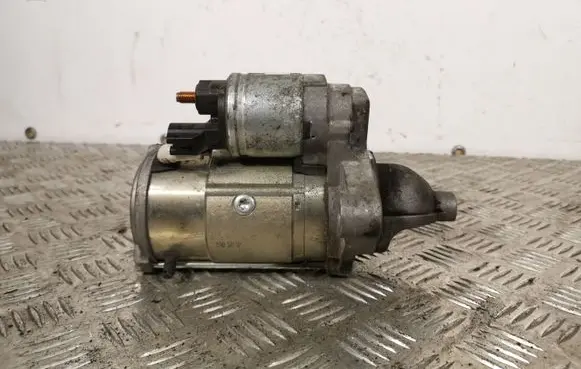 Toyota Avensis T270 Starter motor 281000R020C