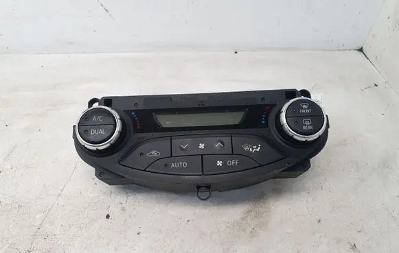 Toyota Yaris Climate control unit 75F206