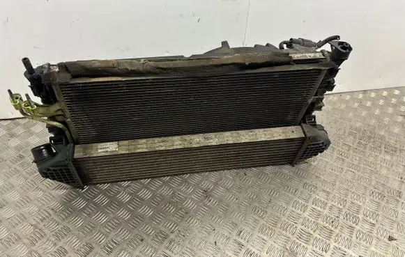 Ford Focus Coolant radiator 3m5h8005tl 3M5H8C607RJ 8V619L440