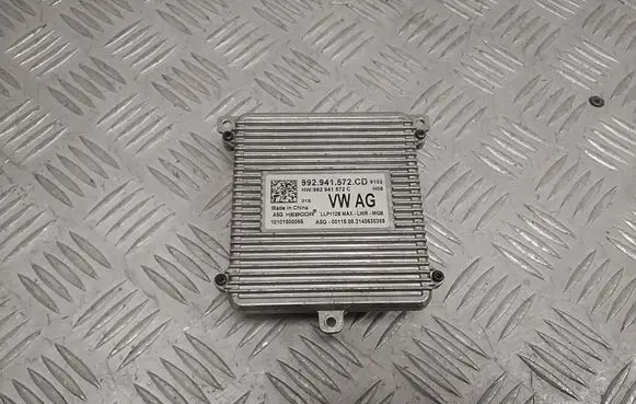 Skoda Octavia Mk4 Light module LCM 992941572CD