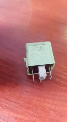 BMW 5 E39 Other relay 8373700