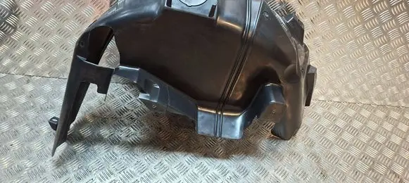 Rear arch fender liner splash guards