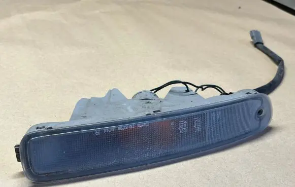 Mazda 323 F Front indicator light 21061708