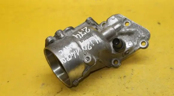 Oil filter mounting bracket