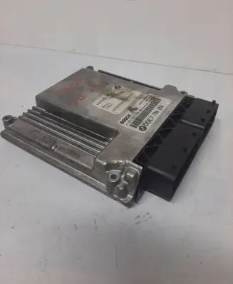 BMW 5 E60 E61 Engine control unit/module 7794650 0281011120