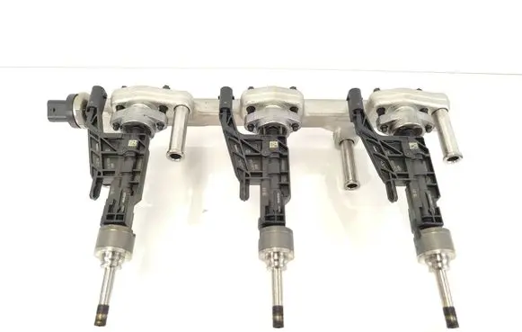 BMW X1 U11 Fuel main line pipe 8665631 8744746