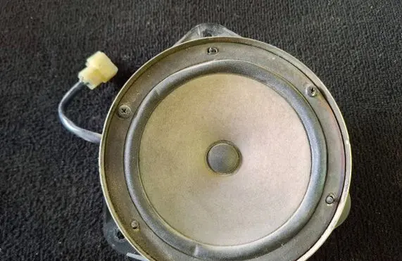 Subaru Forester SF Front door speaker EAS16P475CR3 0N1R MAX30W