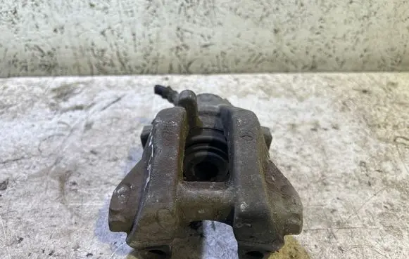 Mercedes-Benz E W211 Rear brake caliper