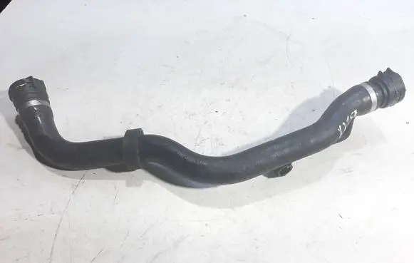 Engine coolant pipe/hose