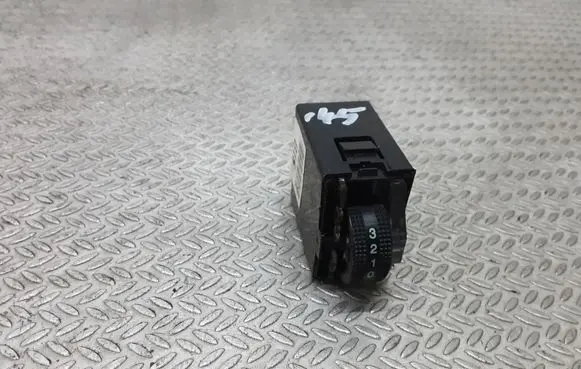 Hyundai Santa Fe Headlight level height control switch 751U900803