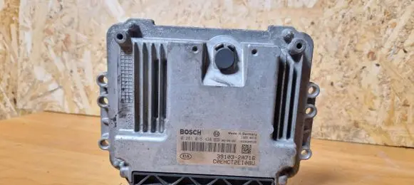 KIA Ceed Engine control unit/module 0281015438