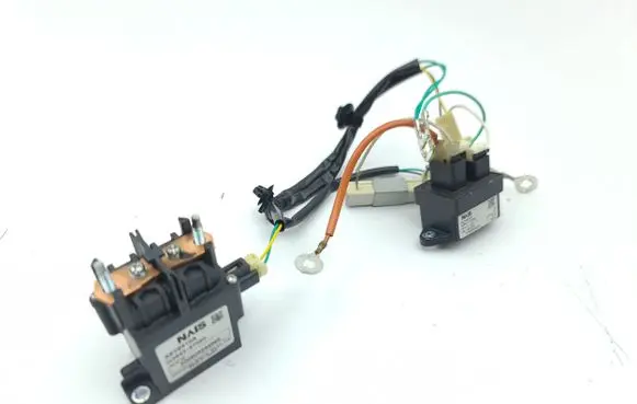 Toyota Prius (XW20) Battery relay fuse AEV6910A AEV6910C