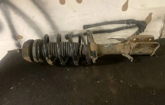 Mercedes-Benz Vito Viano W638 Front shock absorber/damper 6383200913 66800 A6383200913