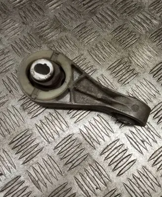 Engine mount bracket