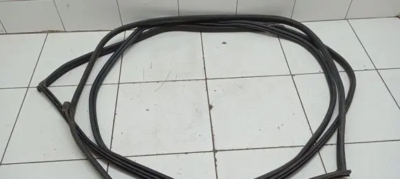 Mini One - Cooper Coupe R56 Front door rubber seal
