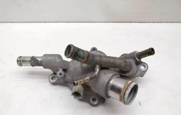 Nissan Juke I F15 Thermostat/thermostat housing 