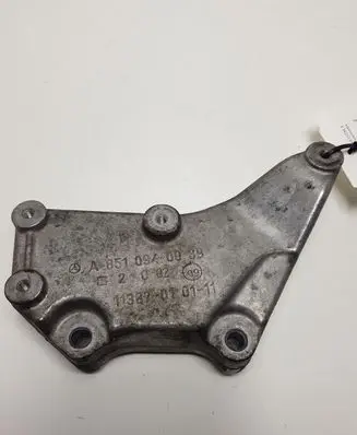 Mercedes-Benz E AMG W212 Engine mounting bracket A6510940039