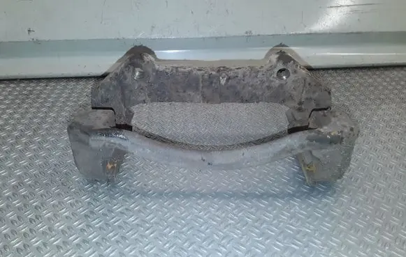 Jeep Grand Cherokee (WK) Front Brake Caliper Pad/Carrier 