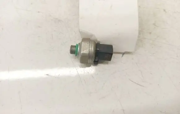 BMW 3 F30 F35 F31 Air conditioning (A/C) pressure sensor 932365801 24055910