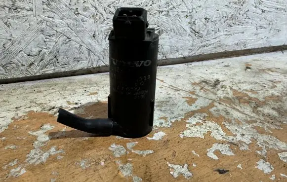 Volvo S60 Windscreen/windshield washer pump