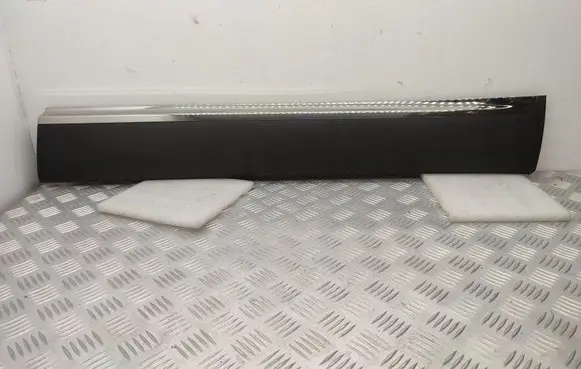 KIA Sorento Front door trim (molding) 87722C5200