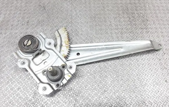 Rear door manual window regulator