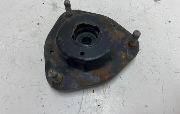 Toyota Avensis Verso Front upper strut mount 