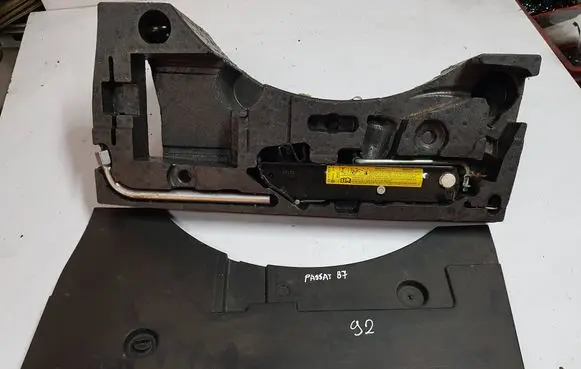 Volkswagen PASSAT B7 Lift Jack 