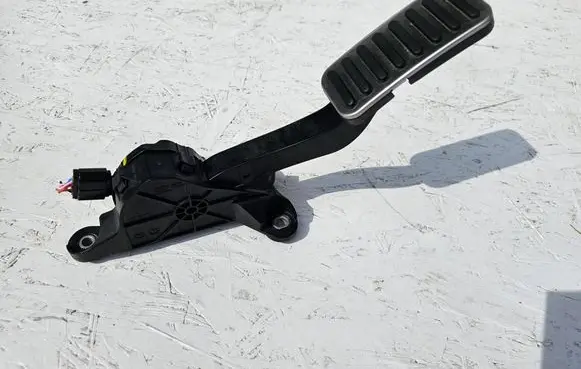 KIA Xceed Accelerator throttle pedal 32700G4210