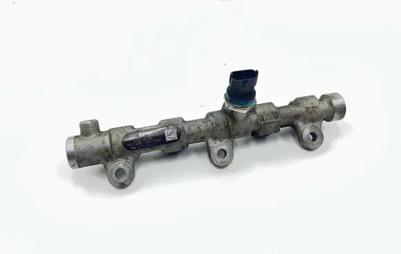 Renault Master III Fuel main line pipe 175215697R H8200912225 0445214258