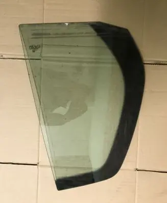 Volkswagen Golf V Rear vent window glass 43R00105743R001057