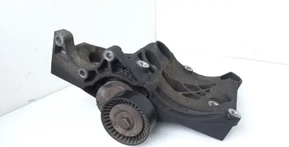Opel Insignia A Generator/alternator bracket 55562863
