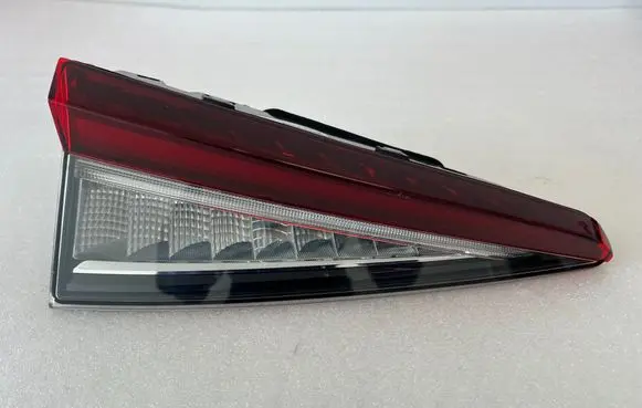 Skoda Enyaq iV Tailgate rear/tail lights 5LJ945307 00000211 2NR01692101