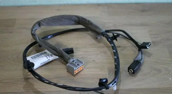 Volvo V50 AUX in-socket connector 30657961