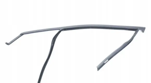 BMW 2 Active Tourer U06 Front door glass trim molding 8496267