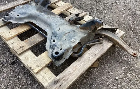 Peugeot 308 Front subframe 7BTGM1