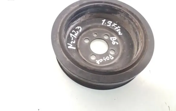 Volkswagen PASSAT B6 Crankshaft pulley 03G105243