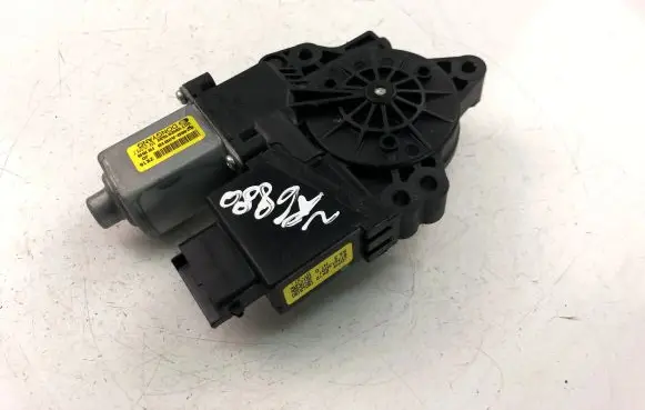 KIA Ceed Front door window regulator motor 82460A2010