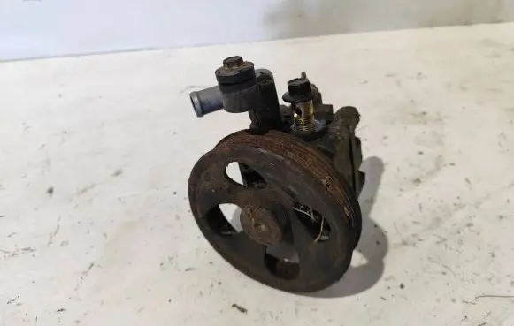 Subaru Outback Power steering pump 34401AE001 9X184034