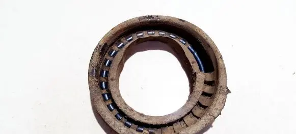 Renault Clio II Front coil spring rubber mount 