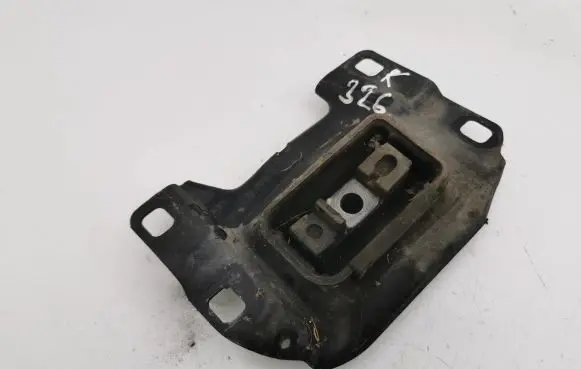 Volvo V50 Engine mount bracket