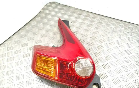 Nissan Juke I F15 Rear/tail lights