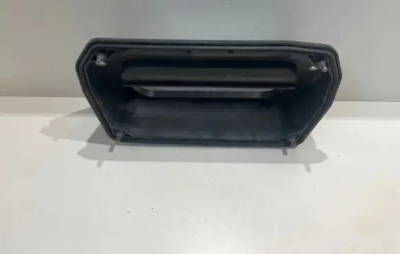 Audi Q7 4M Air intake duct part 4M1815237